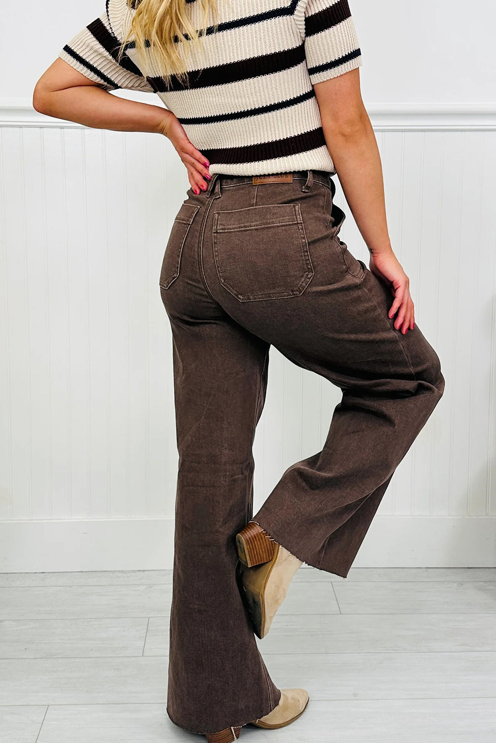 Retro Washed Patch Pocket Loose Jeans - 2 COLOR OPTIONS